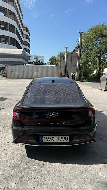 prius 30: Hyundai Sonata (седан, чёрный цвет) Основные характеристики: - Кузов — 7