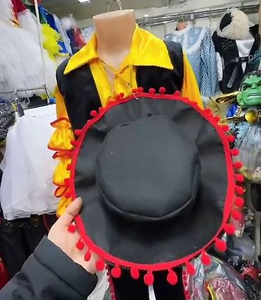 Карнавальные костюмы: Новогодние карнавальные костюмы - Дед Мороз: роскошные красные шубы с — 19