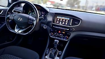 Toyota: Toyota Prius: 2018 г., 1.6 л, Вариатор, Гибрид, Хэтчбэк — 16