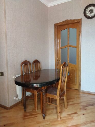 стол для совещаний: Qonaq otağı üçün, İşlənmiş, Açılmayan, Oval masa, 4 stul
