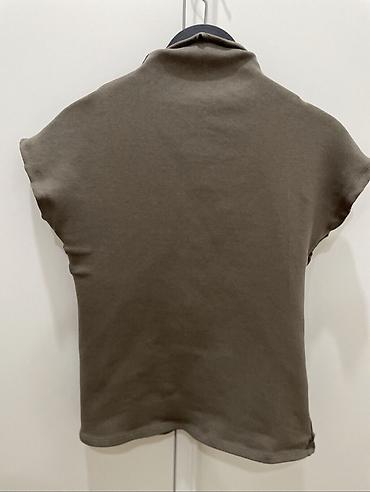parfois az: 1. Блузка леопардовая Sateen разм л 10м 2. Зеленая блузка Sateen разм — 9