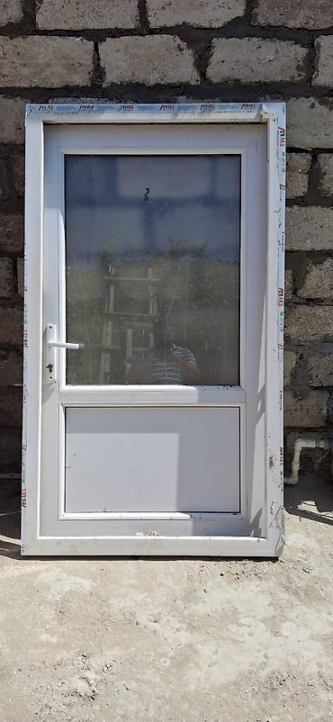 Məhsul: Ağ PVC qapılar (2 ədəd) Təsvir:2 bir yerde - Material
