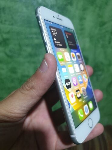Apple iPhone: IPhone 8, Колдонулган, 64 ГБ, Ак, Заряддоочу түзүлүш, Каптама, Кабель, 100 %