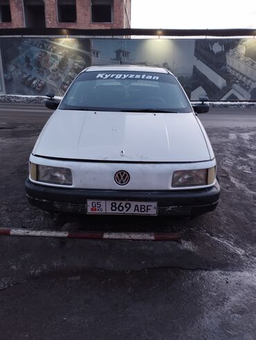 Volkswagen: Volkswagen Passat: 1989 г., 1.8 л, Механика, Бензин, Седан