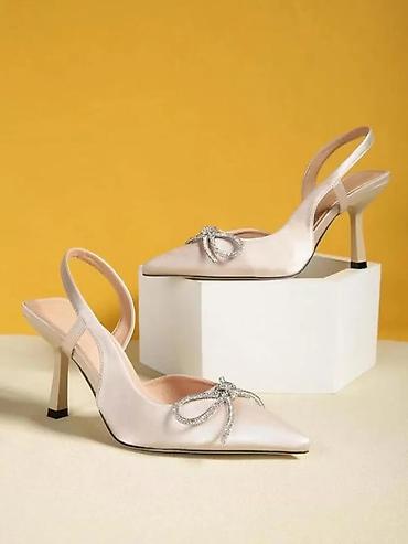 Women's Footwear: Nežne. Elegantne. Neodoljive. 🤍 Bez satenske sandale dostupne u — 2