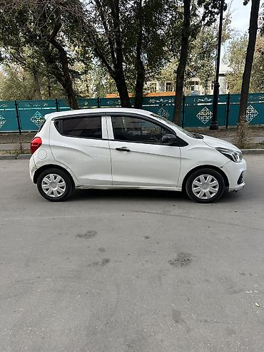 Унаа сатуу: Chevrolet Spark: 2017 г., 1 л, Вариатор, Бензин, Хетчбек — 4