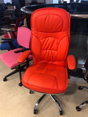 Ofis və oyun kresloları: Yeni, Təkərli, Qolları tənzimlənmir, Dəri -da lalafo.az — 7 Ofis və oyun kresloları: Yeni, Təkərli, Qolları tənzimlənmir, Dəri — 7