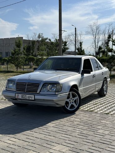 автомобил мерс: Mercedes-Benz W124: 1993 г., 2.2 л, Автомат, Бензин, Седан