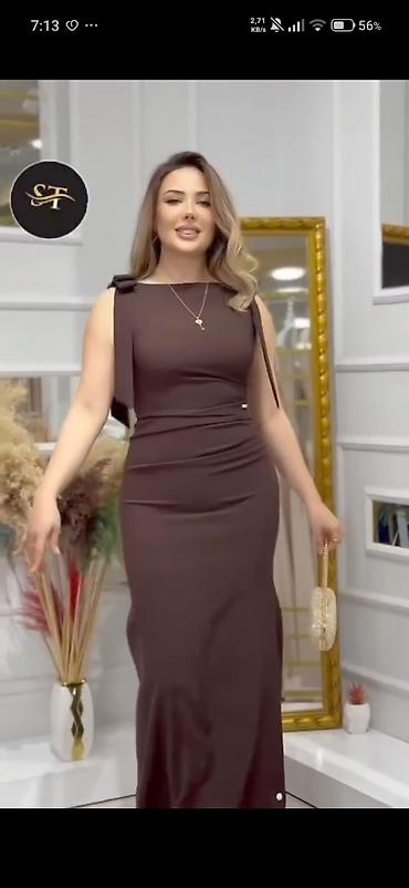 kisi ayaqqabi: Qadınlar üçün dizaynı vurğulayan midi boy paltar - Model: Bədənə — 4