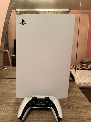 Sony PlayStation 5 oyun konsolu və bir ədəd DualSense simsiz oyun