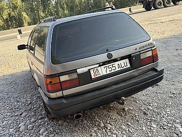 донголок саната: Volkswagen Passat Variant: 1989 г., 1.8 л, Универсал — 3