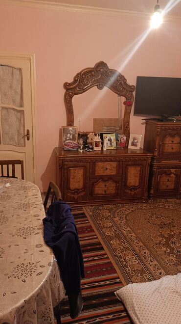 Otaqların uzunmüddətli kirayəsi: Kohne Corat merkeze cox yaxın yerde 4 otaq 2 kuxna hamam 104 kvadrat — 8