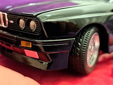 Figurice i makete: BMW M3 E30 "Kocka" 1:24 BLACK NOVO! Model BMW serije 3 na lalafo.rs — 8 Figurice i makete: BMW M3 E30 "Kocka" 1:24 BLACK NOVO! Model BMW serije 3 — 8