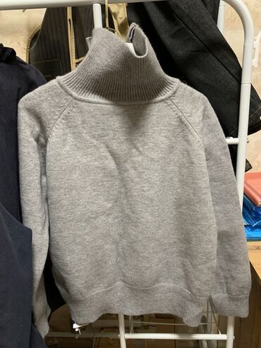 полузамок мужской: Полувер с высоким воротником на молнии (half-zip) - Модель: свитер с