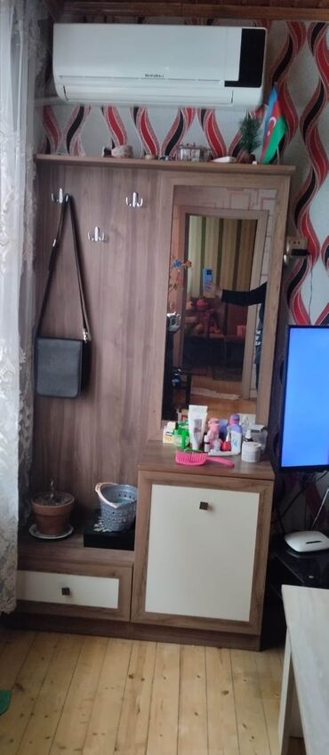 скупаю старую мебель: Dehliz dolabi 120 azn satilir‼️embawooddan alinib problemsizdir.unvan