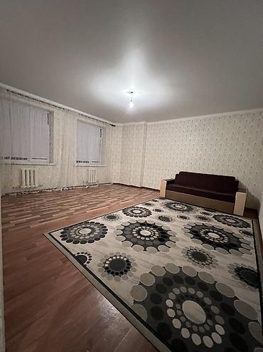 rent: Сдаю просторную 1‑комнатную квартиру с отдельной кухней. Семейной паре — 1