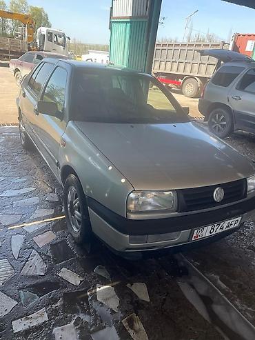 malibu 2: Volkswagen Vento: 1992 г., 1.8 л, Механика, Бензин, Седан — 5