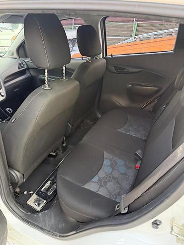 Chevrolet: Chevrolet Spark: 2017 г., 1 л, Автомат, Бензин, Хэтчбэк — 8