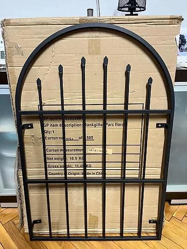 Baštenska dekoracija: Metalna rešetka/ukrasni panel za zid ili prozor - Materijal: crno — 1