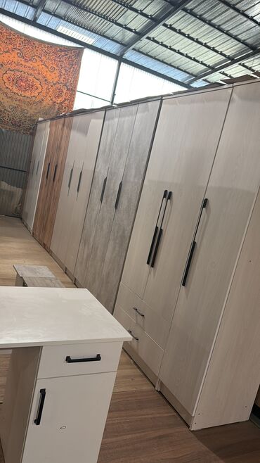 Шифоньеры: Шифоньеры — 18