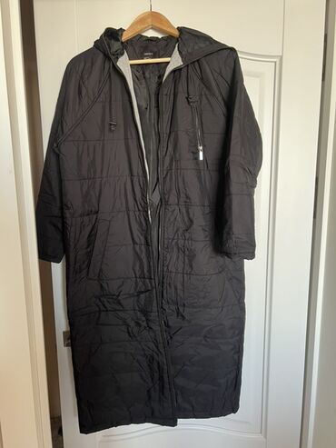 длинное трикотажное платье с капюшоном: Пуховик, Длинная модель, Стеганый, L, M