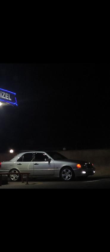 mercedes rolu: Mercedes-Benz : 2.2 l | 1995 il Sedan — 6