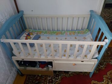 детский товар: Продаю детскую кровать 1500с
самовывоз