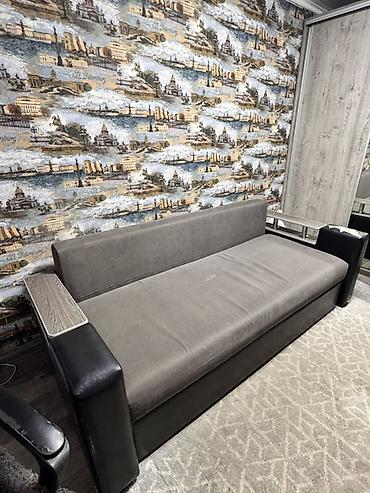 Прямые диваны: Прямой диван, Б/у — 1