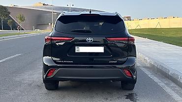 highlander: Toyota Highlander: 2.5 l | 2022 il Ofrouder/SUV — 4