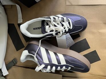 обувь для фитнеса: Кроссовки, 40, 40.5, 41, Adidas Originals, Новый, цвет - Фиолетовый, Бесплатная доставка