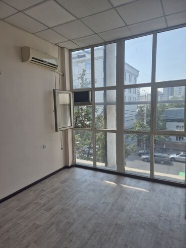 участок продажа: Сдаю Офис, 30 м², В бизнес центре, С системой безопасности