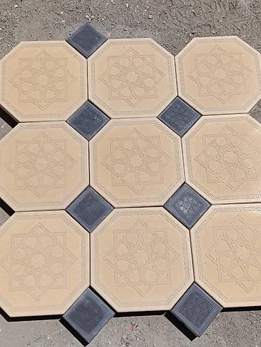 Тротуарная плитка: Комплект тротуарной плитки, состоящий из элементов двух разных форм и — 9