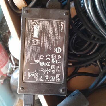 Monitorlar: Dell P2214H LCD monitor və simsiz klaviatura/siçan dəsti — 7