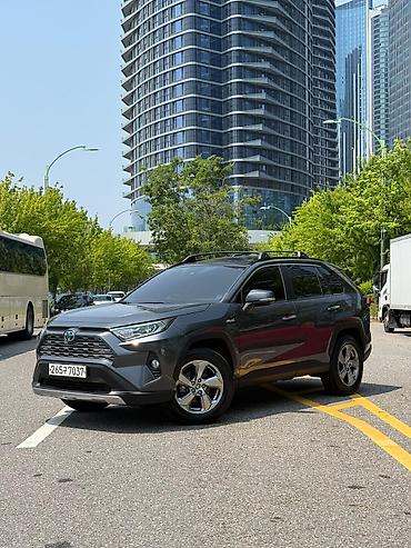туп: Toyota RAV4: 2021 г., 2.5 л, Автомат, Гибрид, Кроссовер — 3