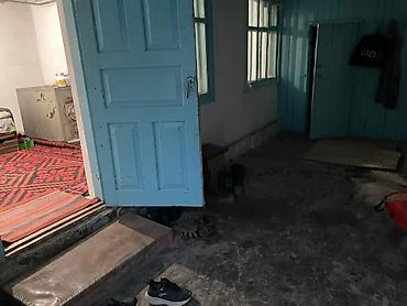 Продажа коттеджей и домов: Продаётся дом в Сокулуке Улица Токтогула 7 комнат все есть кроме душа at lalafo.kg — 7 Продажа коттеджей и домов: Продаётся дом в Сокулуке Улица Токтогула 7 комнат все есть кроме душа — 7