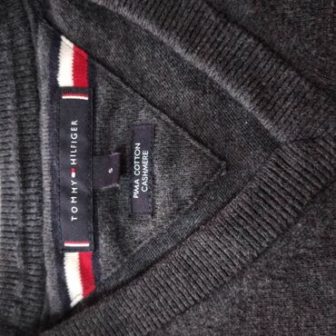 strukirana zimska jakna: Tommy Hilfiger majica S velicina. Perfektno stanje