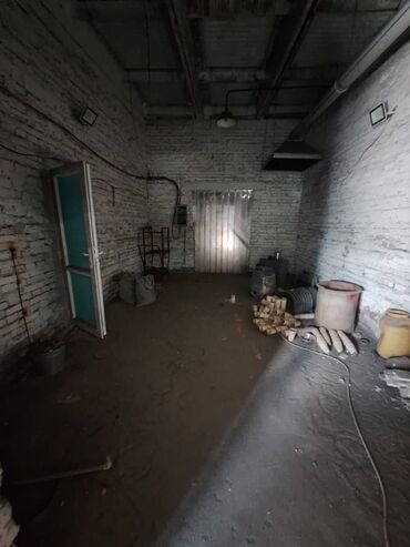 Другая коммерческая недвижимость: Продаётся участок со складскими помещениями в г. Кара-Балта, ул — 2