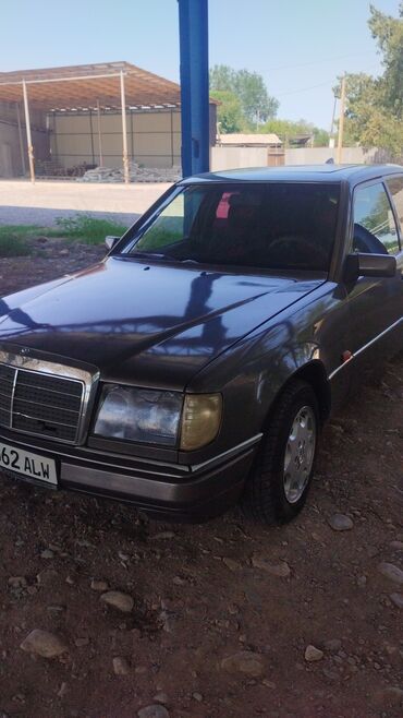 продаю или меняю с доплатой: Седан Mercedes-Benz E-Class (W124) серого цвета. Эта модель выделяется