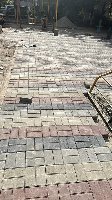Укладка тротуарной плитки под ключ - Тип покрытия: вибропрессованная