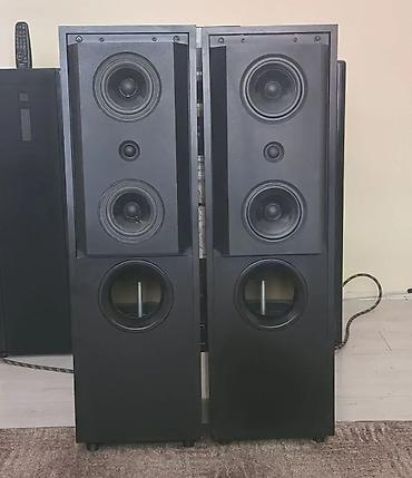 ovca sone: KEF 104/2 (predstavljen 1984. godine) je legendarni, vintage britanski — 2