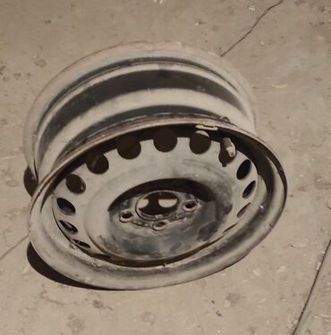 Disklər: 15 diametri Mersedes markalı avtomobil üçün disk. Təmiz zavod — 8