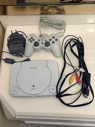 Komplekte ps1 slim adapteri AV kabeli ve pultu daxildir. Qeyd edimki lalafo.az -da Komplekte ps1 slim adapteri AV kabeli ve pultu daxildir. Qeyd edimki