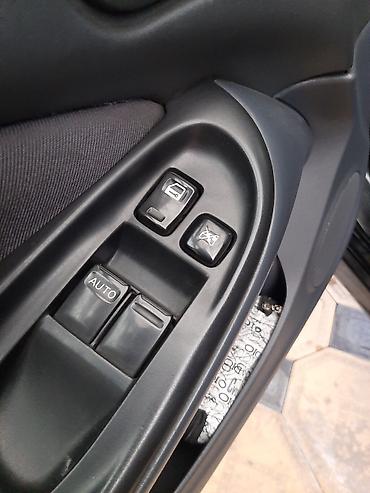 Nissan: Nissan Almera: 2004 г., 1.5 л, Механика, Бензин, Хэтчбэк — 5