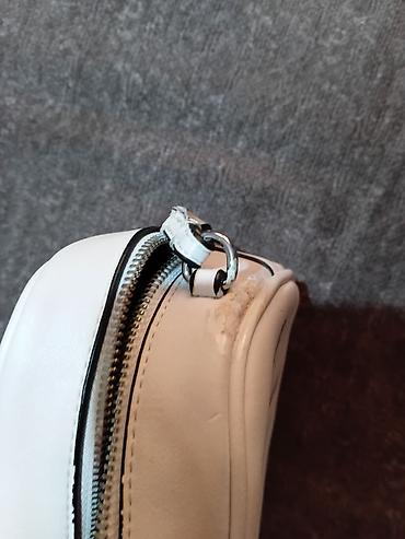 tasna za laptop: Calvin Klein Jeans ženska crossbody torbica sa malim oštecenjem ide — 8