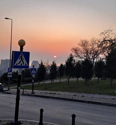 Uzunmüddətli kirayə mənzillər: Seherin merkezinde merkezi parkin yaninda 1 otagli menzil kiraye — 12