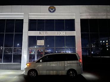 Toyota: Toyota Voxy: 2002 г., 2 л, Автомат, Бензин, Минивэн — 9