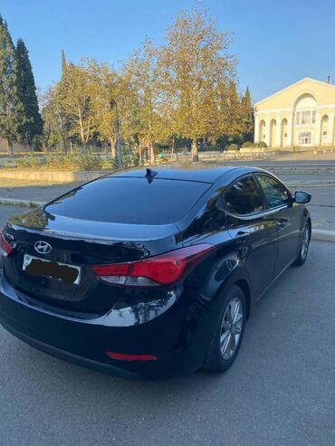 Hyundai: Hyundai Elantra: 1.8 l | 2015 il Sedan — 9