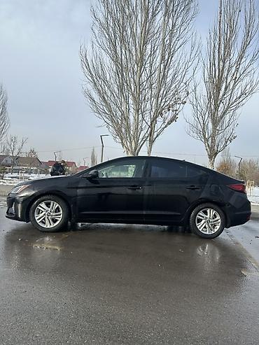 Hyundai: Hyundai Elantra: 2019 г., 2 л, Автомат, Бензин, Седан — 4