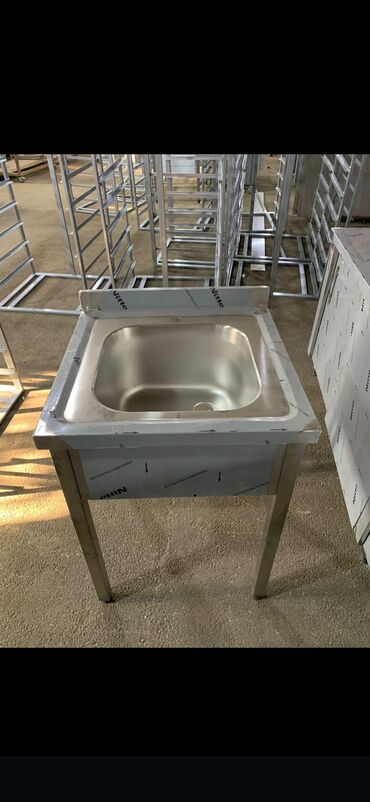 Nerjaveykalar: Paslanmayan poladdan (inox) istehsalat tipli lavabolar və iş masaları — 11