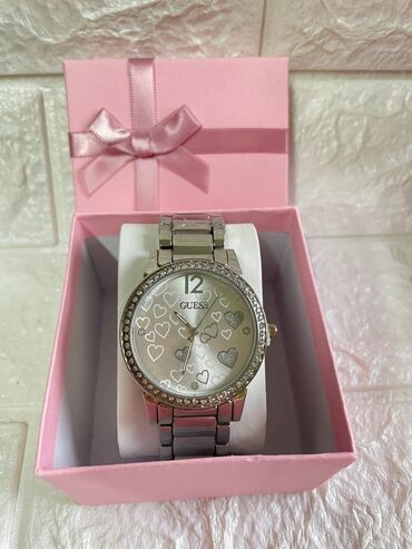 Ručni satovi: Cena: 2700 din (sa kutijom)
Cena:2500 din (bez kutije) — 9